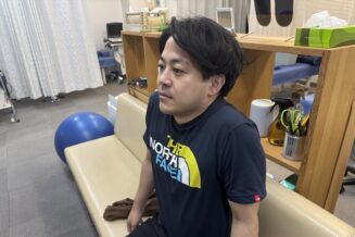 デスクワークで増える寝違え首痛―当院の施術と自宅ケア完全ガイド