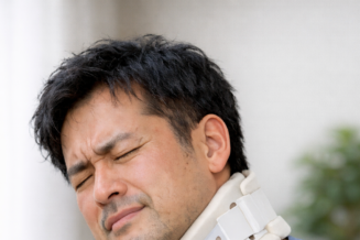 事故後のむち打ちは早期ケアが肝心!整骨院でできる痛み改善とリハビリ(那覇市)